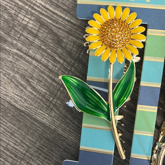 Piper K Floral Metal Hair clips 🌻🌷 - Picture 2 of 4